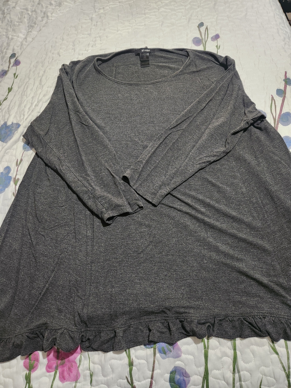 Ali Miles Charcoal Gray Ruffle-Hem Long Sleeve Tunic